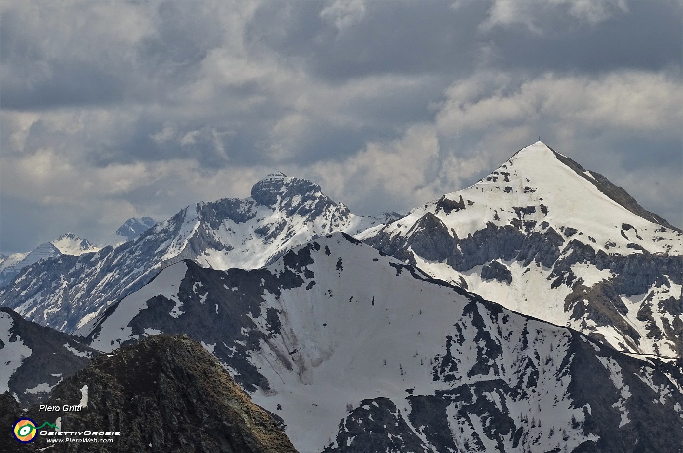 64 Zoom verso Monti Cavallo e Pegherolo.JPG